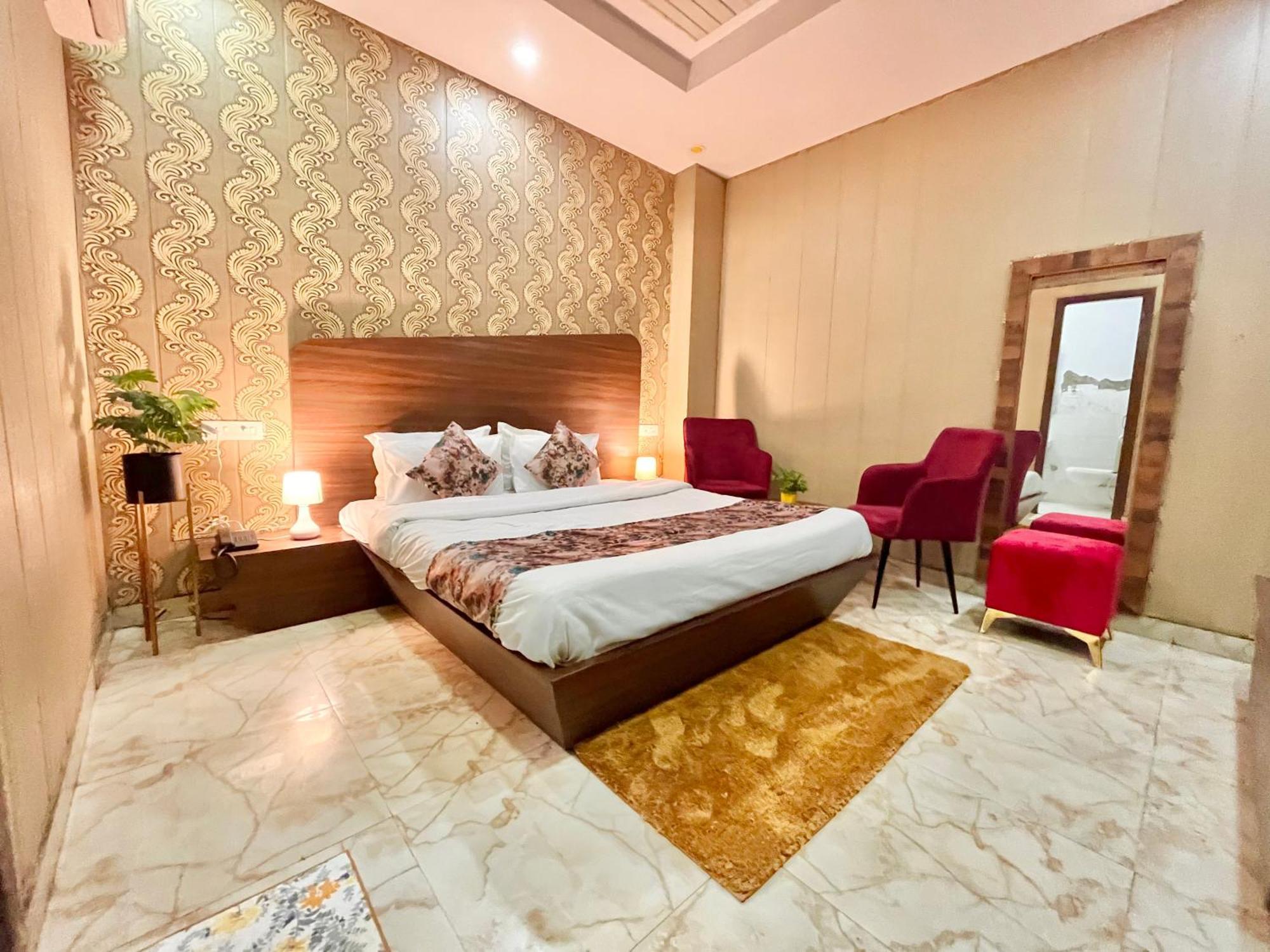 Hotel The Pearl Grand - Top Rated ! Most Awarded ! Parking ! Lift ! Luxury Rooms ! Best Selling Zirakpur Zewnętrze zdjęcie