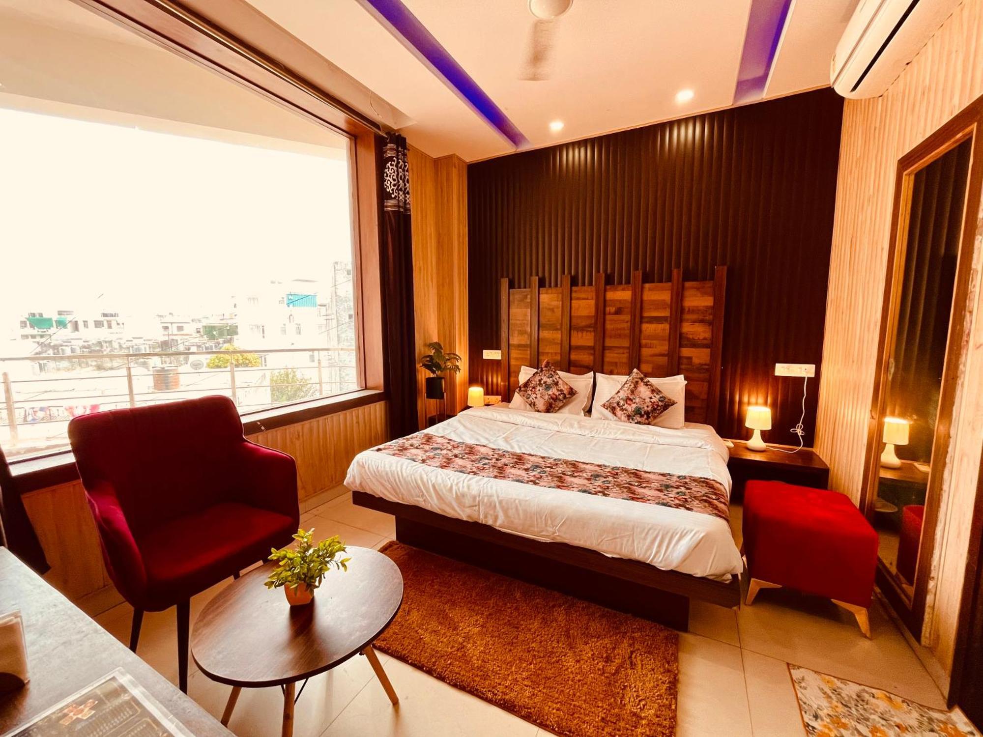 Hotel The Pearl Grand - Top Rated ! Most Awarded ! Parking ! Lift ! Luxury Rooms ! Best Selling Zirakpur Zewnętrze zdjęcie