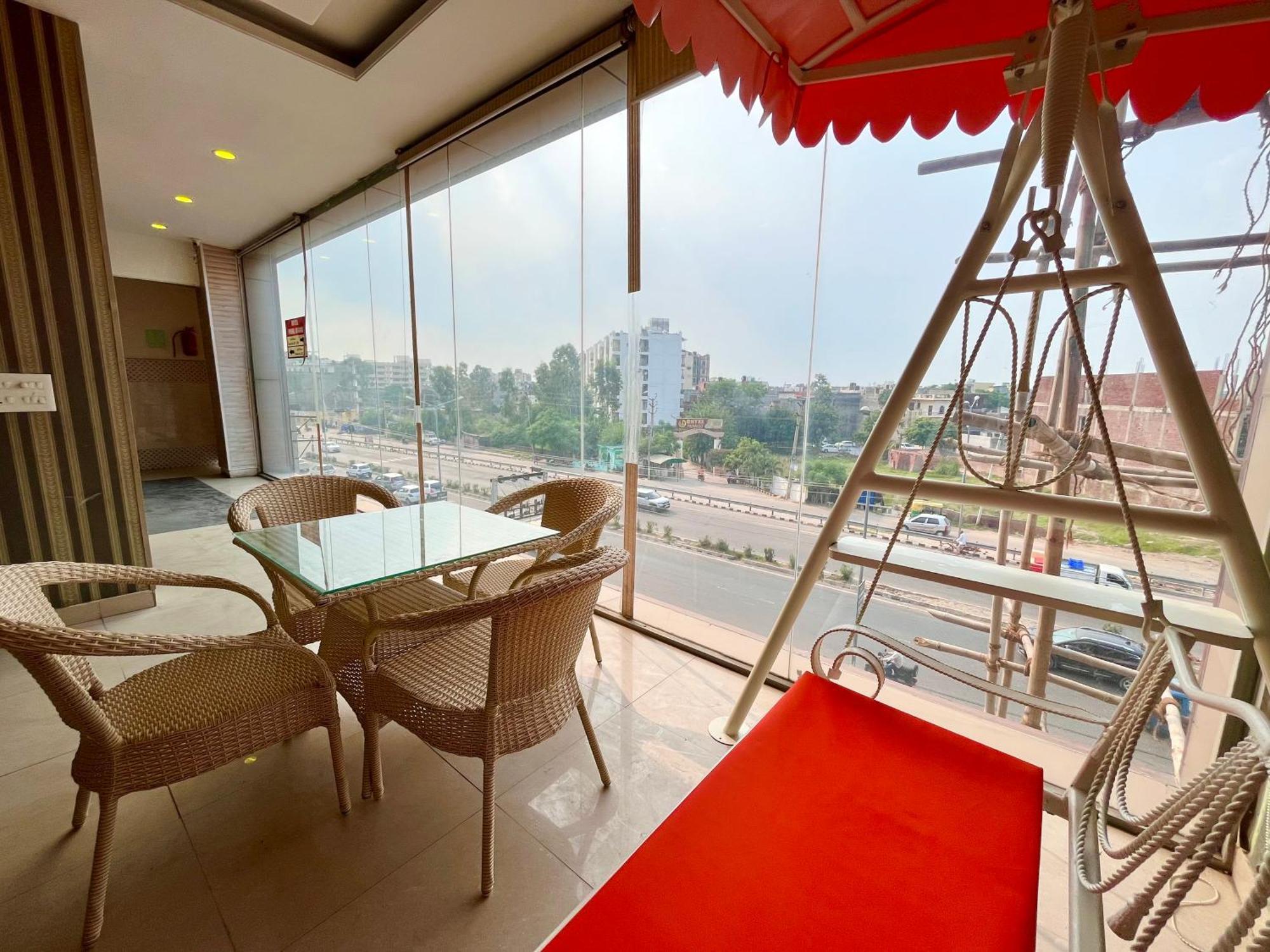 Hotel The Pearl Grand - Top Rated ! Most Awarded ! Parking ! Lift ! Luxury Rooms ! Best Selling Zirakpur Zewnętrze zdjęcie