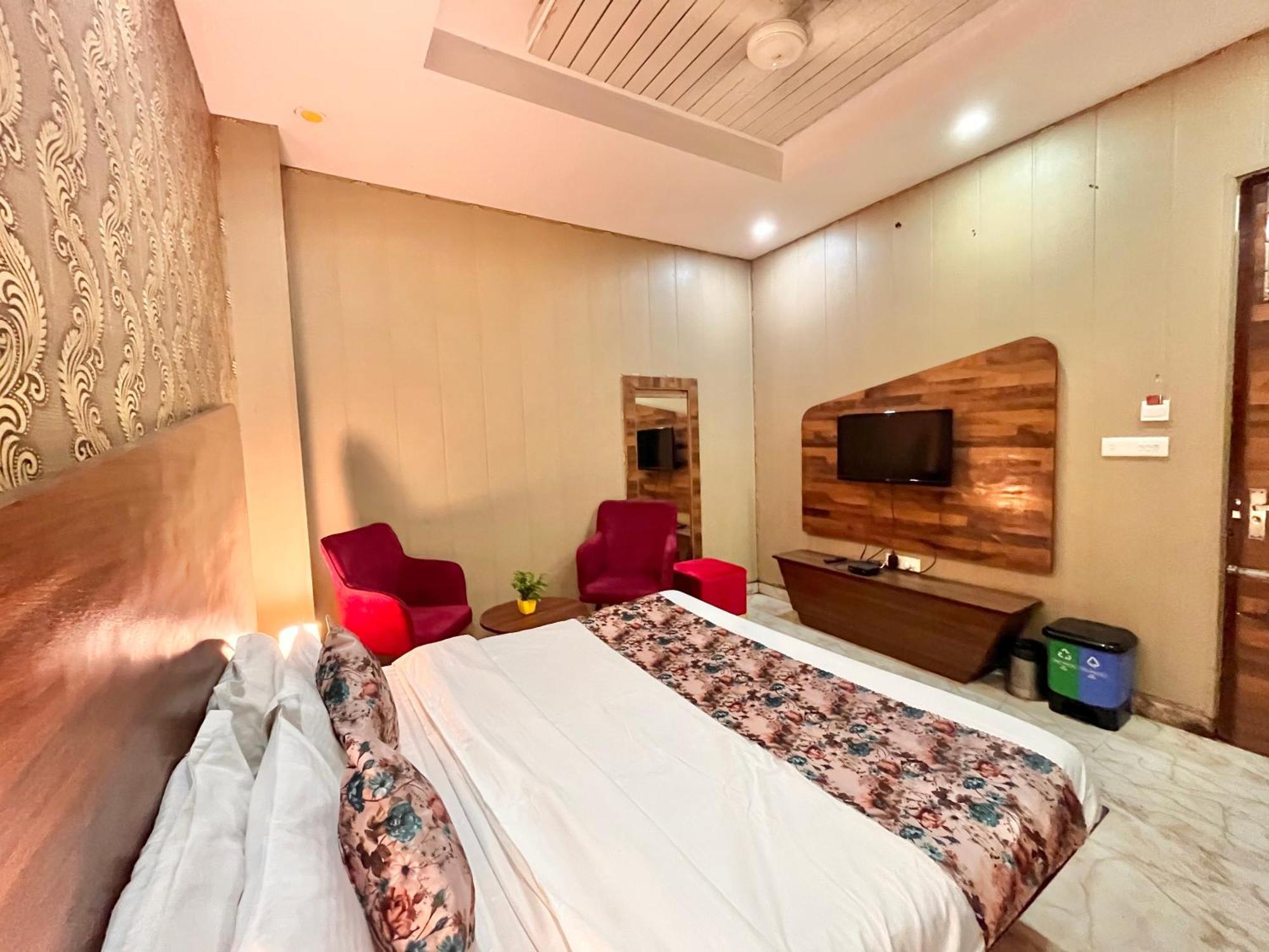 Hotel The Pearl Grand - Top Rated ! Most Awarded ! Parking ! Lift ! Luxury Rooms ! Best Selling Zirakpur Zewnętrze zdjęcie