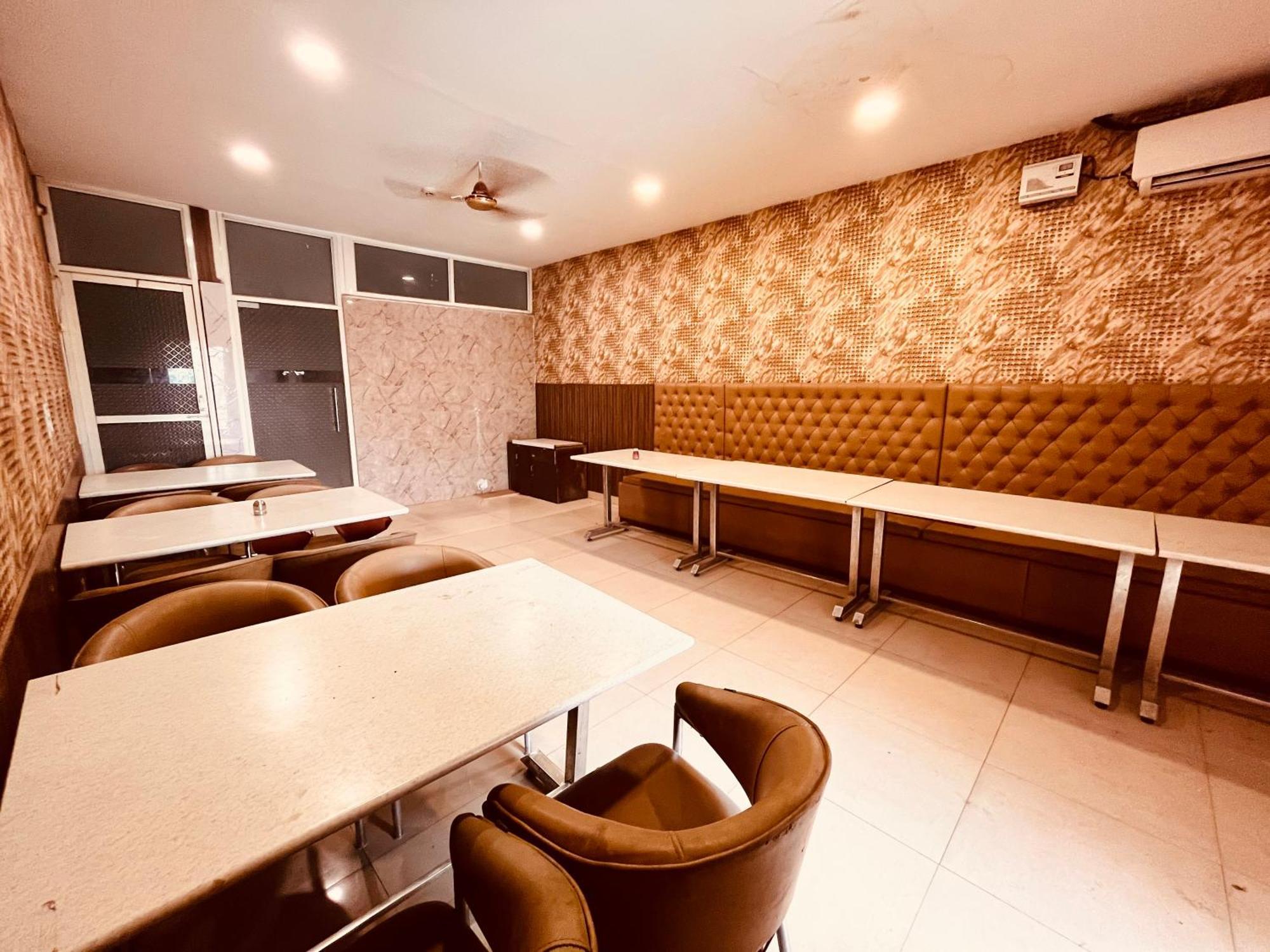 Hotel The Pearl Grand - Top Rated ! Most Awarded ! Parking ! Lift ! Luxury Rooms ! Best Selling Zirakpur Zewnętrze zdjęcie