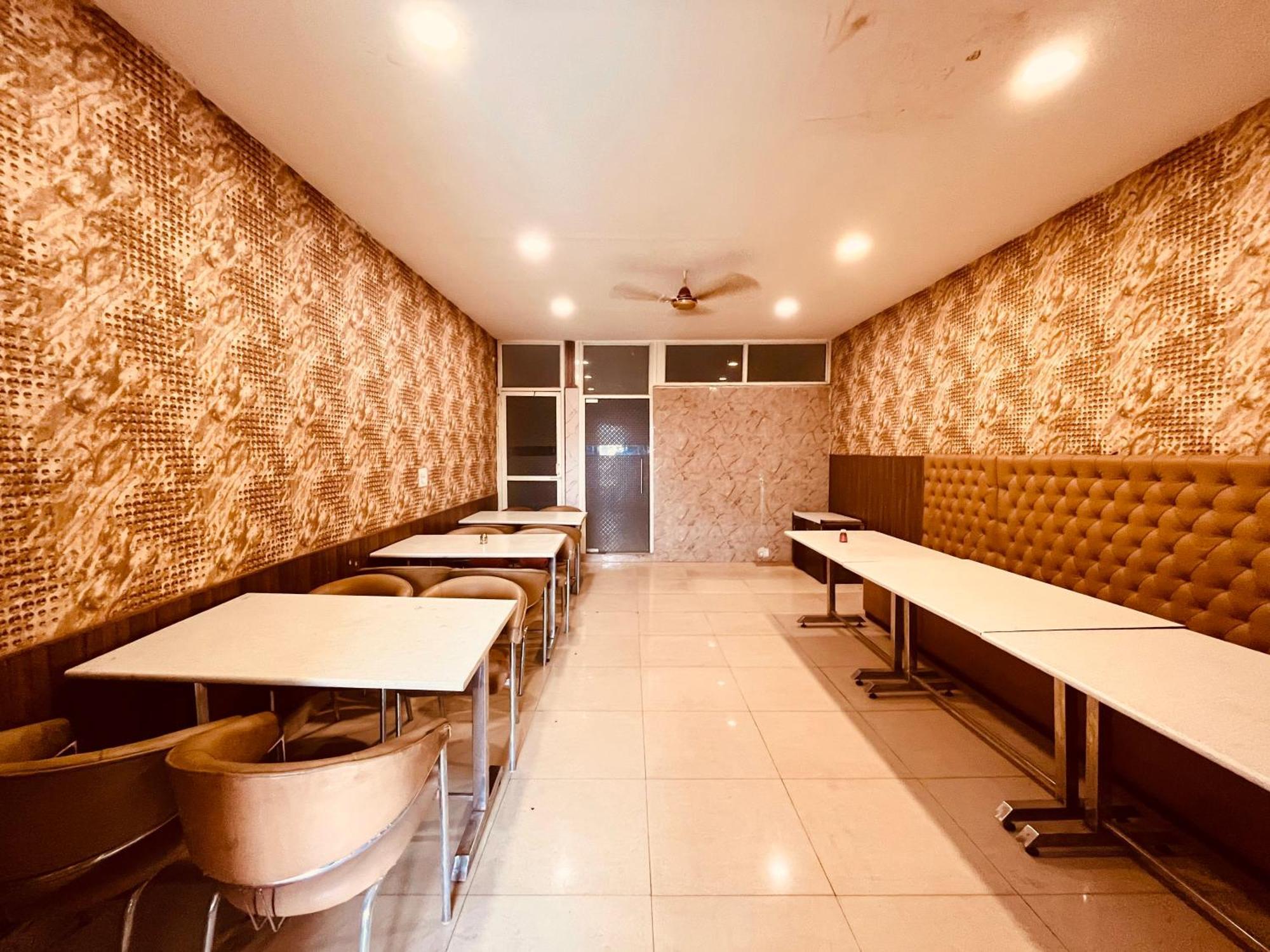 Hotel The Pearl Grand - Top Rated ! Most Awarded ! Parking ! Lift ! Luxury Rooms ! Best Selling Zirakpur Zewnętrze zdjęcie