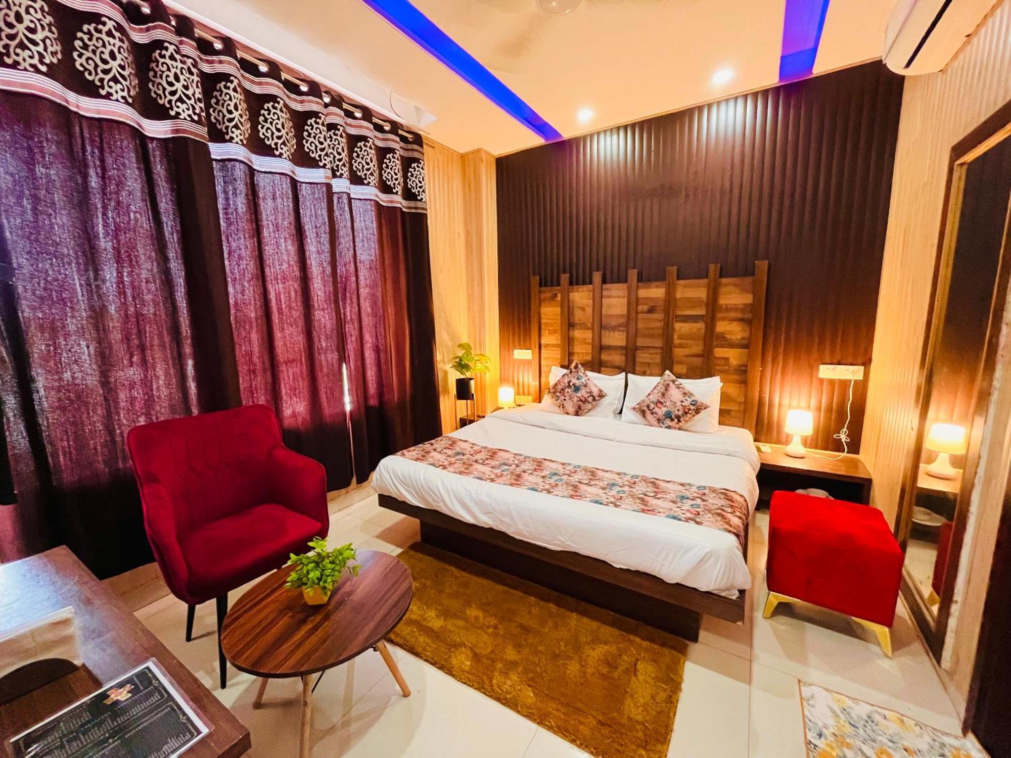 Hotel The Pearl Grand - Top Rated ! Most Awarded ! Parking ! Lift ! Luxury Rooms ! Best Selling Zirakpur Zewnętrze zdjęcie